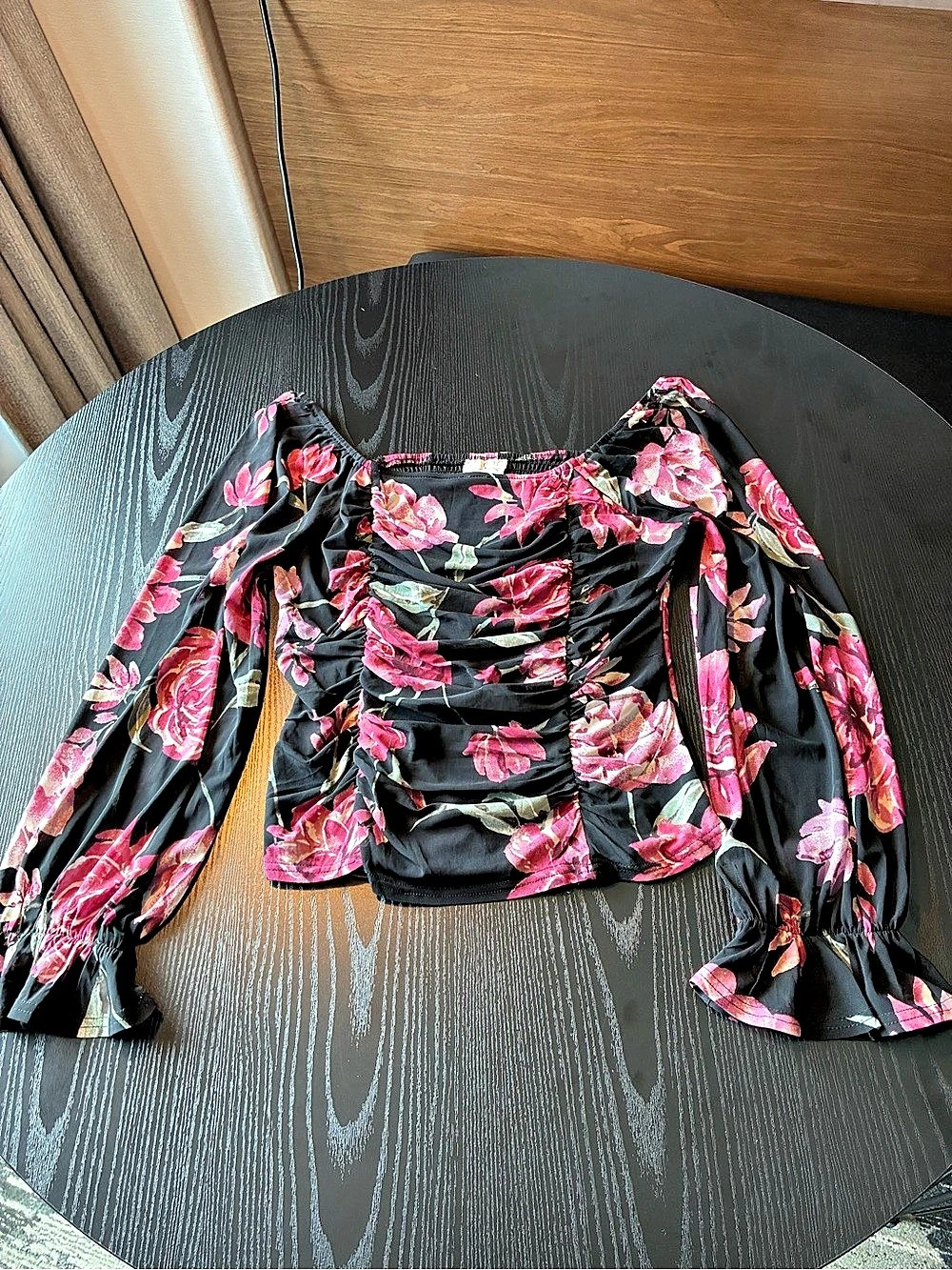 Ember Floral Smocked Crop Top in Black & Pink Large Like New